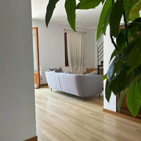 Montevecchio 56 アパート *